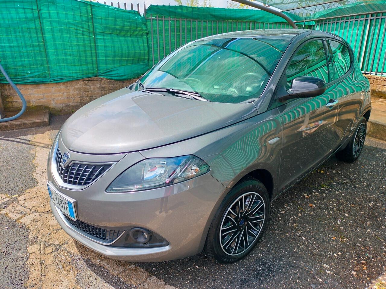 Lancia Ypsilon 1.0 FireFly 5 porte S&S Hybrid Gold PREZZO VERO