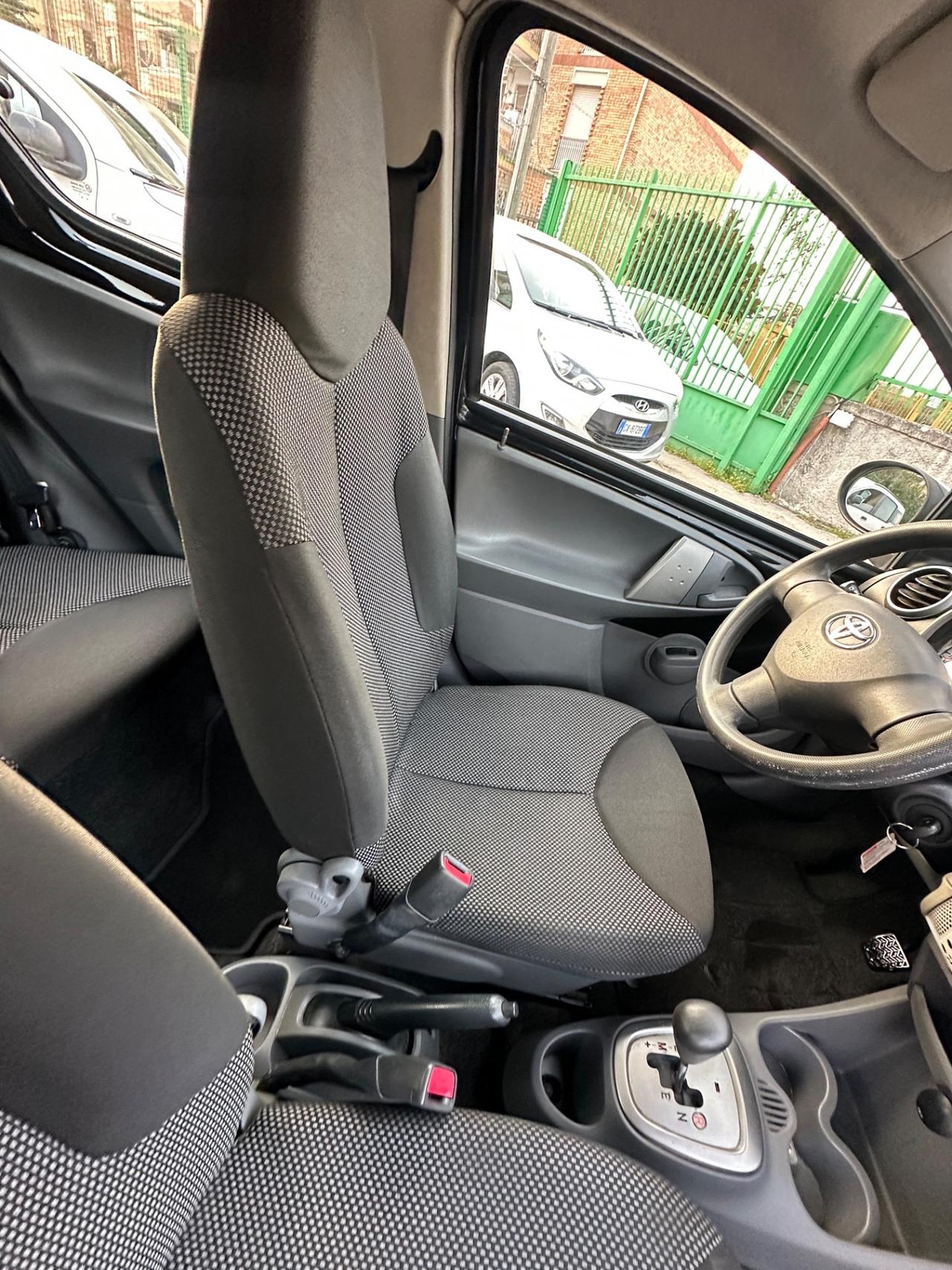 Toyota Aygo 1.0 12V VVT-i 5 porte Lounge MMT