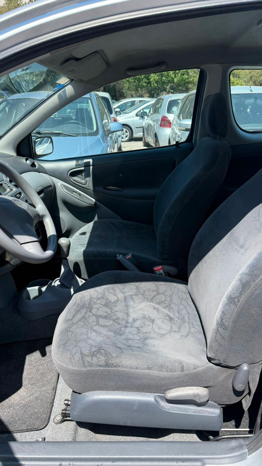 Toyota Yaris 1.0i 16V cat 3 porte