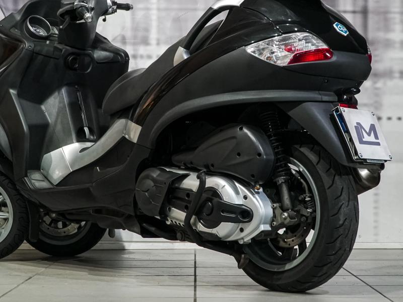 Piaggio MP3 400
