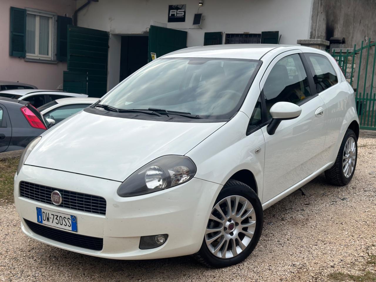 Fiat GRANDE PUNTO 1.4 DYNAMIC KMCERT