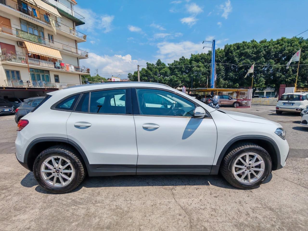 Mercedes-benz GLA 180 GLA 180 d Automatic Tetto apribile