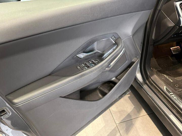 Jaguar E-Pace 2.0D 150 CV AWD R-Dynamic S garanzia