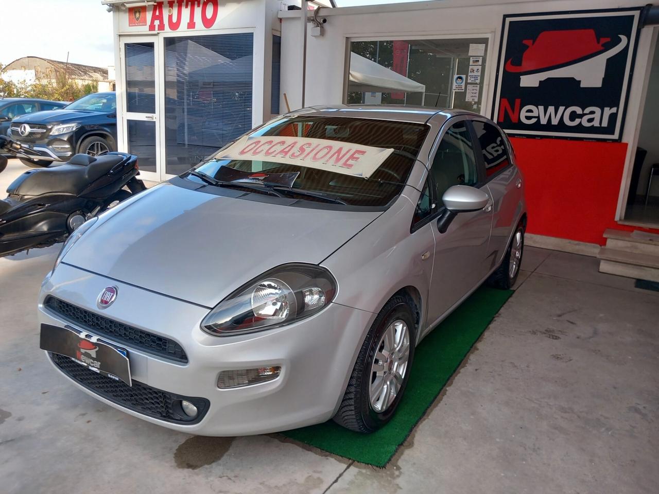 Fiat Punto 1.3 MJT II 75 CV 5 porte Lounge 5 porte gomme nuove perfetta sensori tenuta maniacalmente