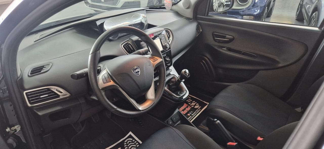 Lancia Ypsilon 1.2 69 CV 5 porte S&S Gold