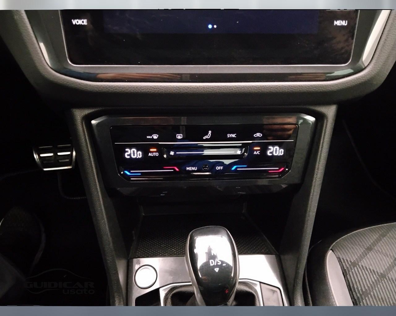 VOLKSWAGEN Tiguan II 2021 - Tiguan 1.5 tsi R-Line 150cv dsg