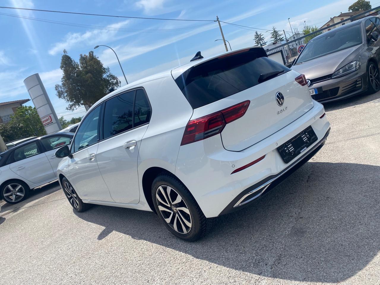 Volkswagen Golf VIII 2.0 TDI SCR Active 116cv