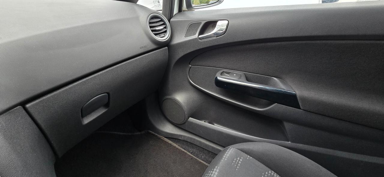 Opel Corsa 1.2 85CV 3 gas va. Sempre ok patentati