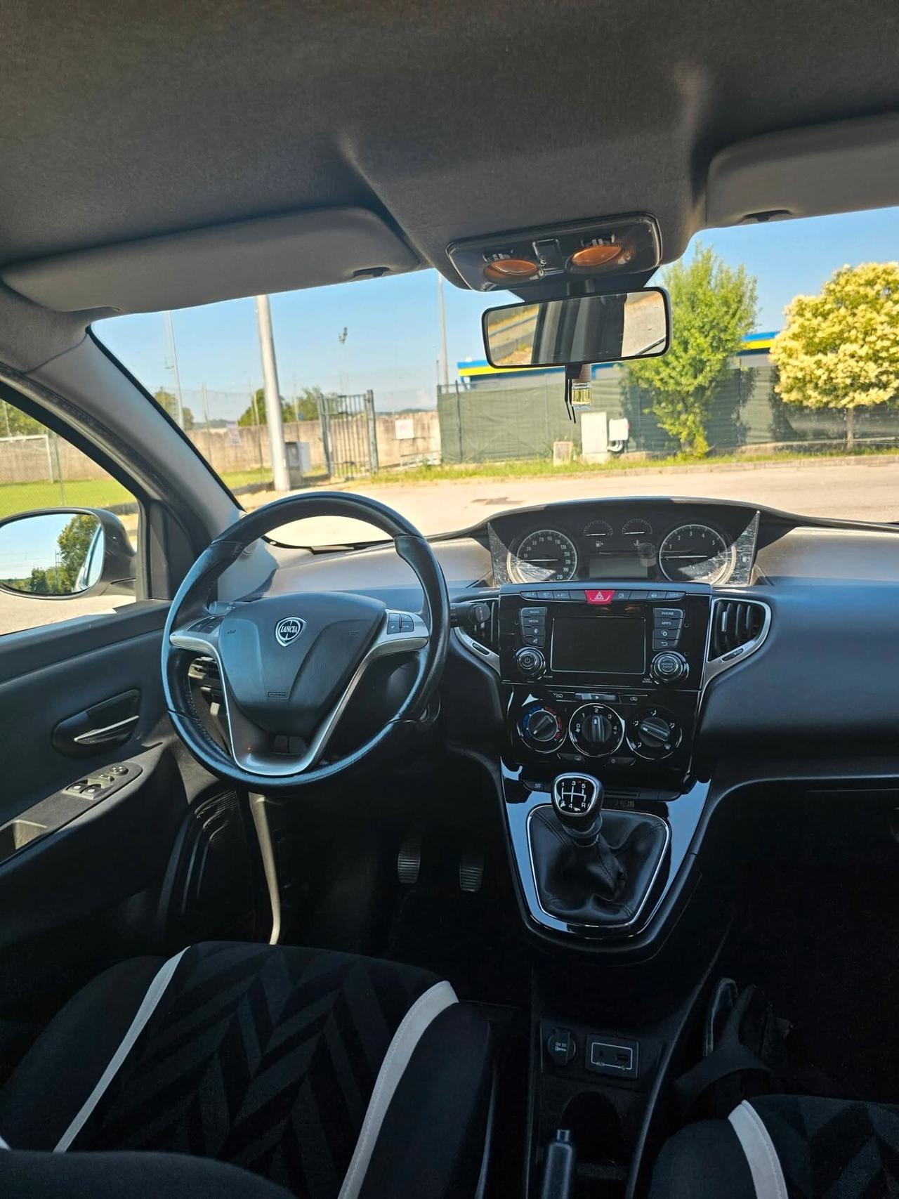 Lancia Ypsilon 1.2 69 CV 5 porte Gold