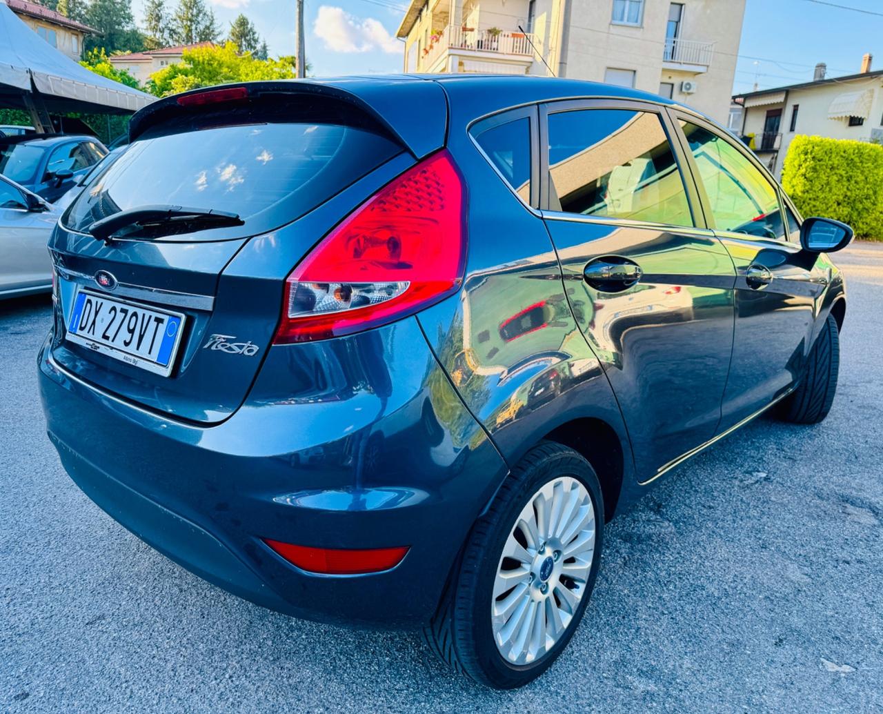 Ford Fiesta 1.4 TDCi 68CV 5 porte Titanium