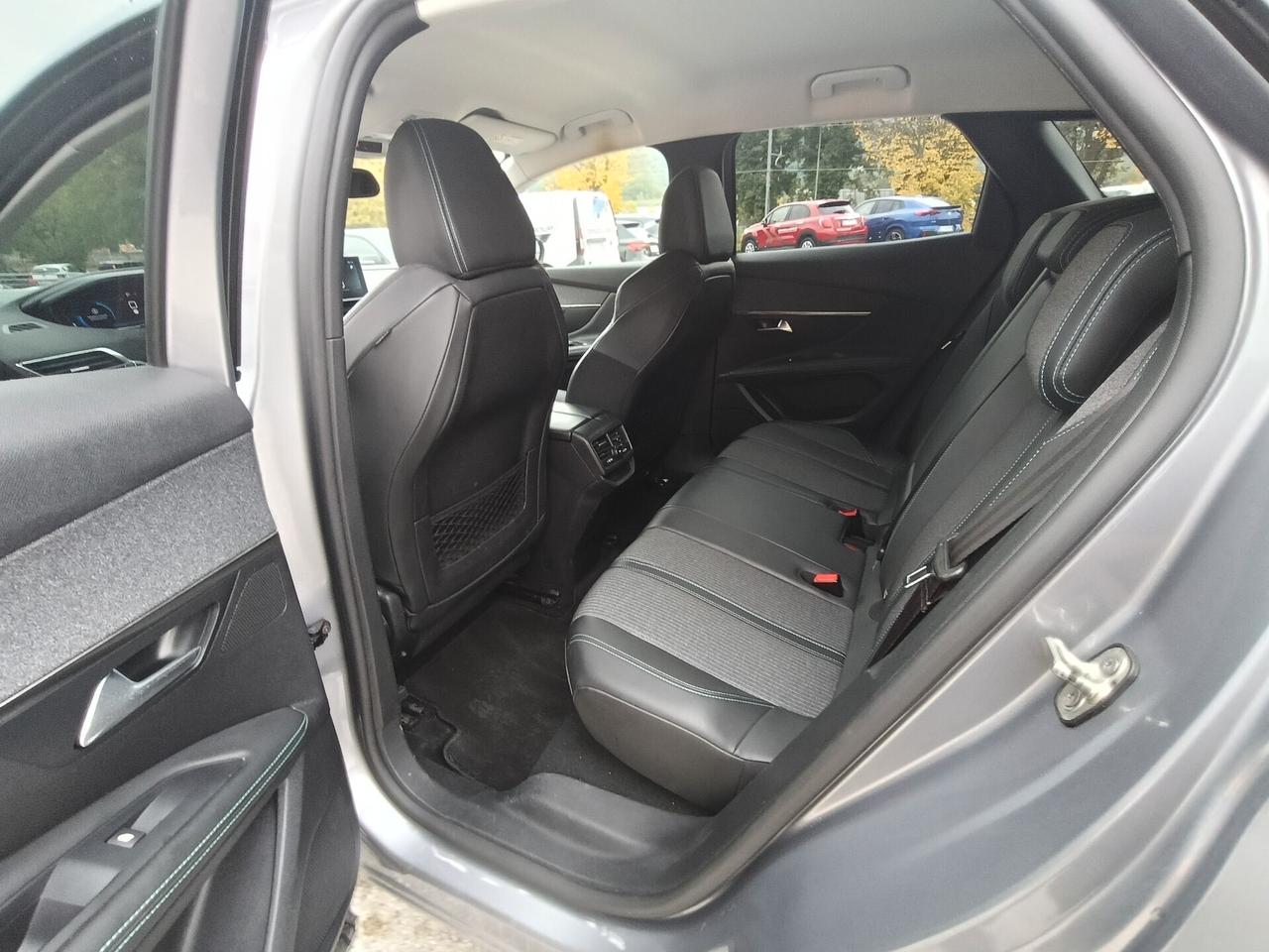 Peugeot 3008 BlueHDi 130 S&S EAT8 Allure