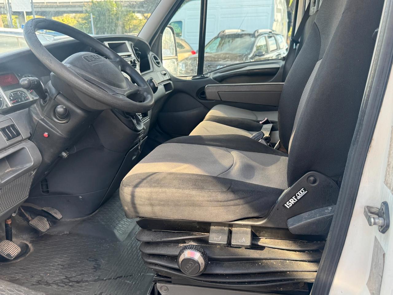 Iveco daily 35/S E4 passo medio tetto alto coibendazione ADR 2010