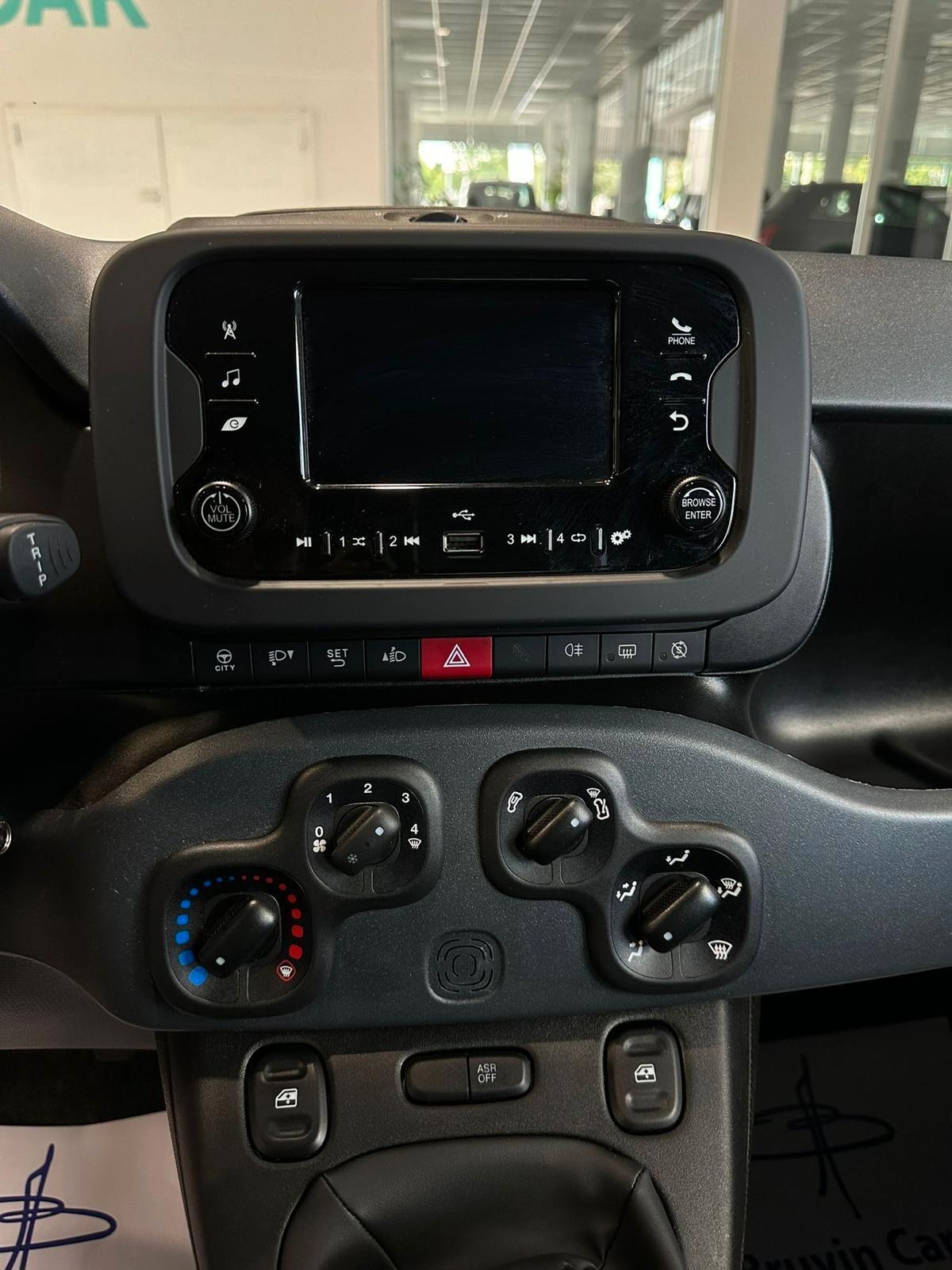 Fiat Panda 1.0 Hybrid 2024 km aziendale full optional