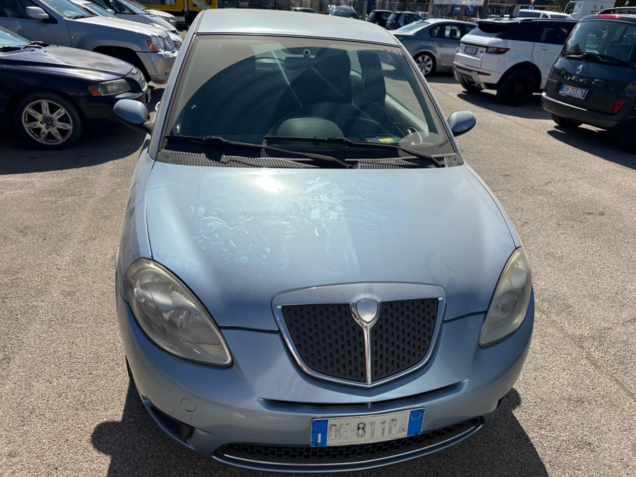 Lancia Ypsilon 1.2 LEGGI ANNUNCIO