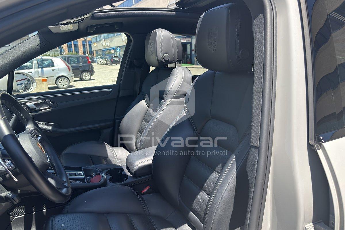 PORSCHE Macan 2.0