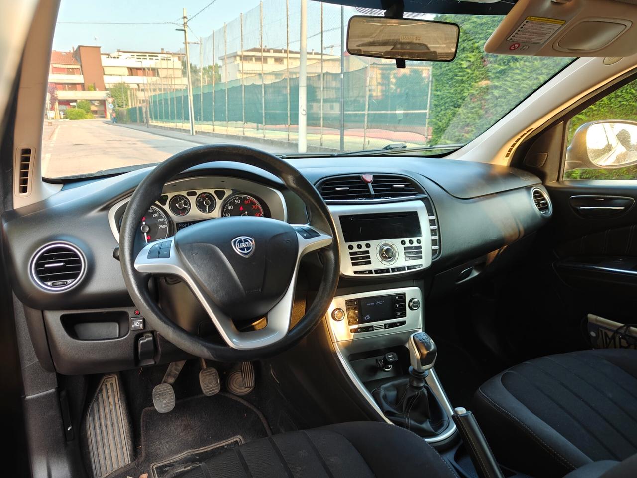 Lancia Delta 1.4 GPL - NEOPATENTATI