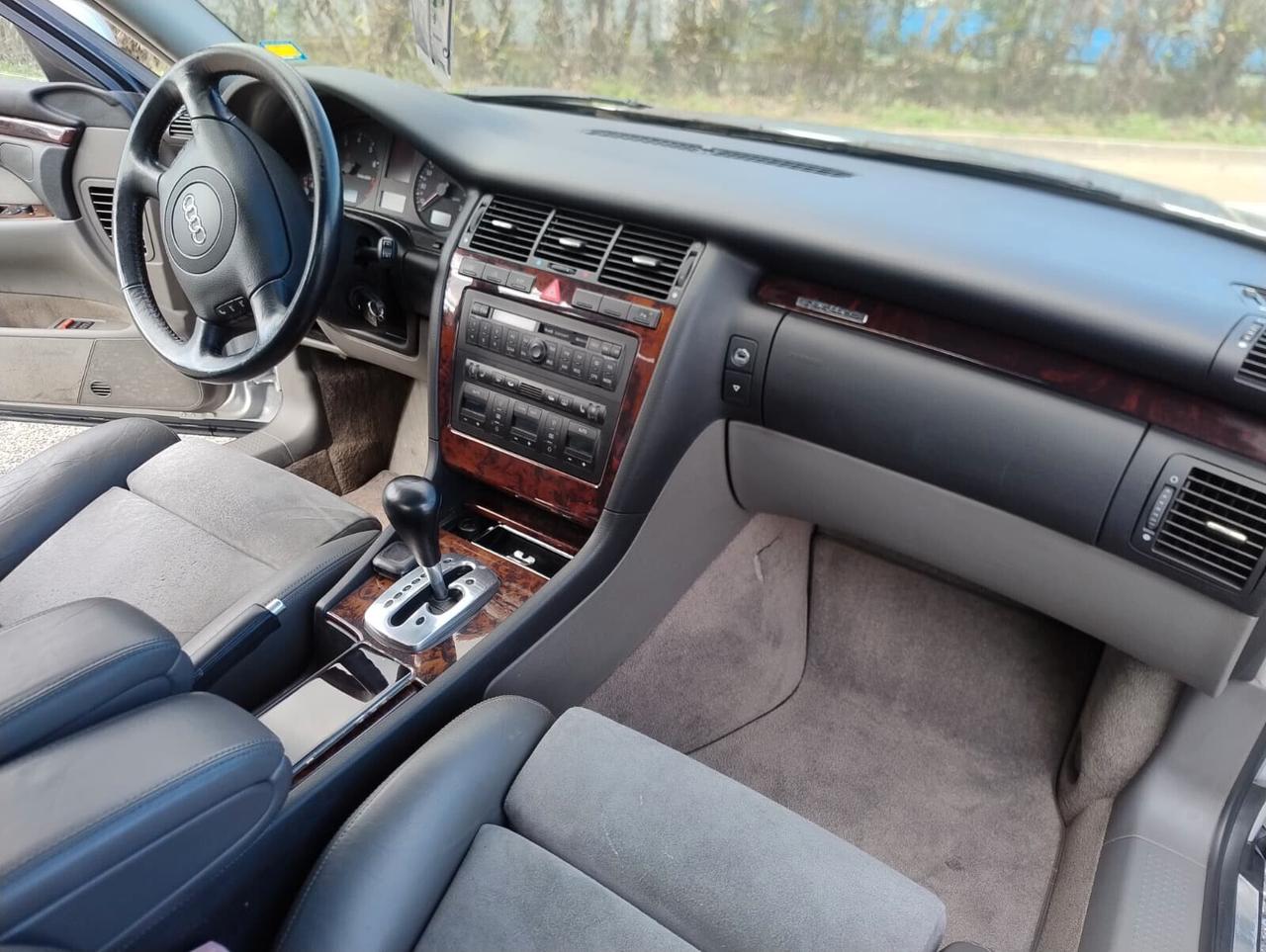 Audi A8 S8 4.2 V8 40V cat quattro