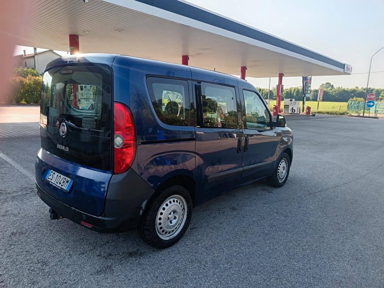 Fiat Doblò 1.4 T-Jet 16V Natural Power Gancio traino