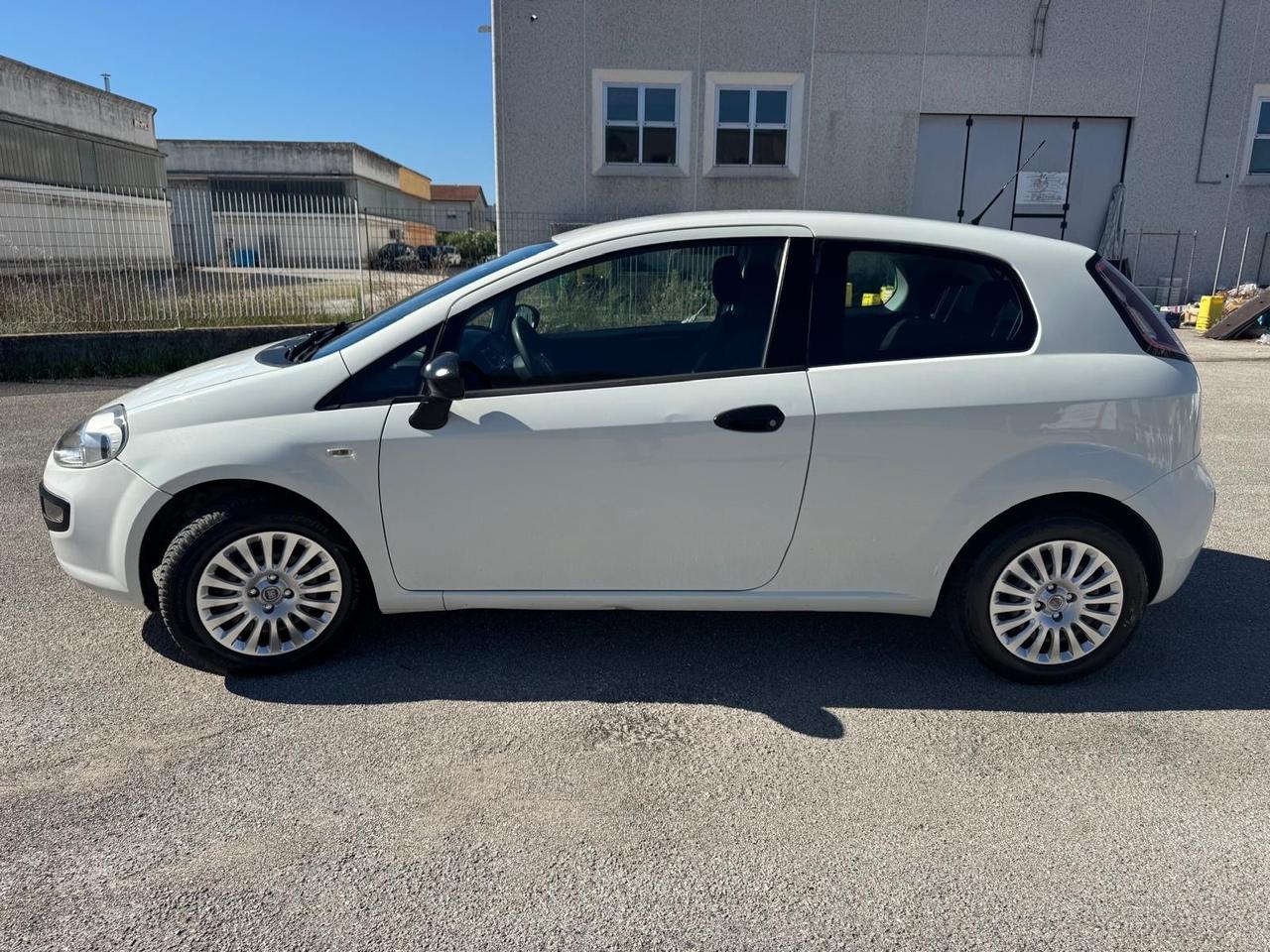 Fiat Punto Evo 1.2 benzina. 12 Mesi di garanzia