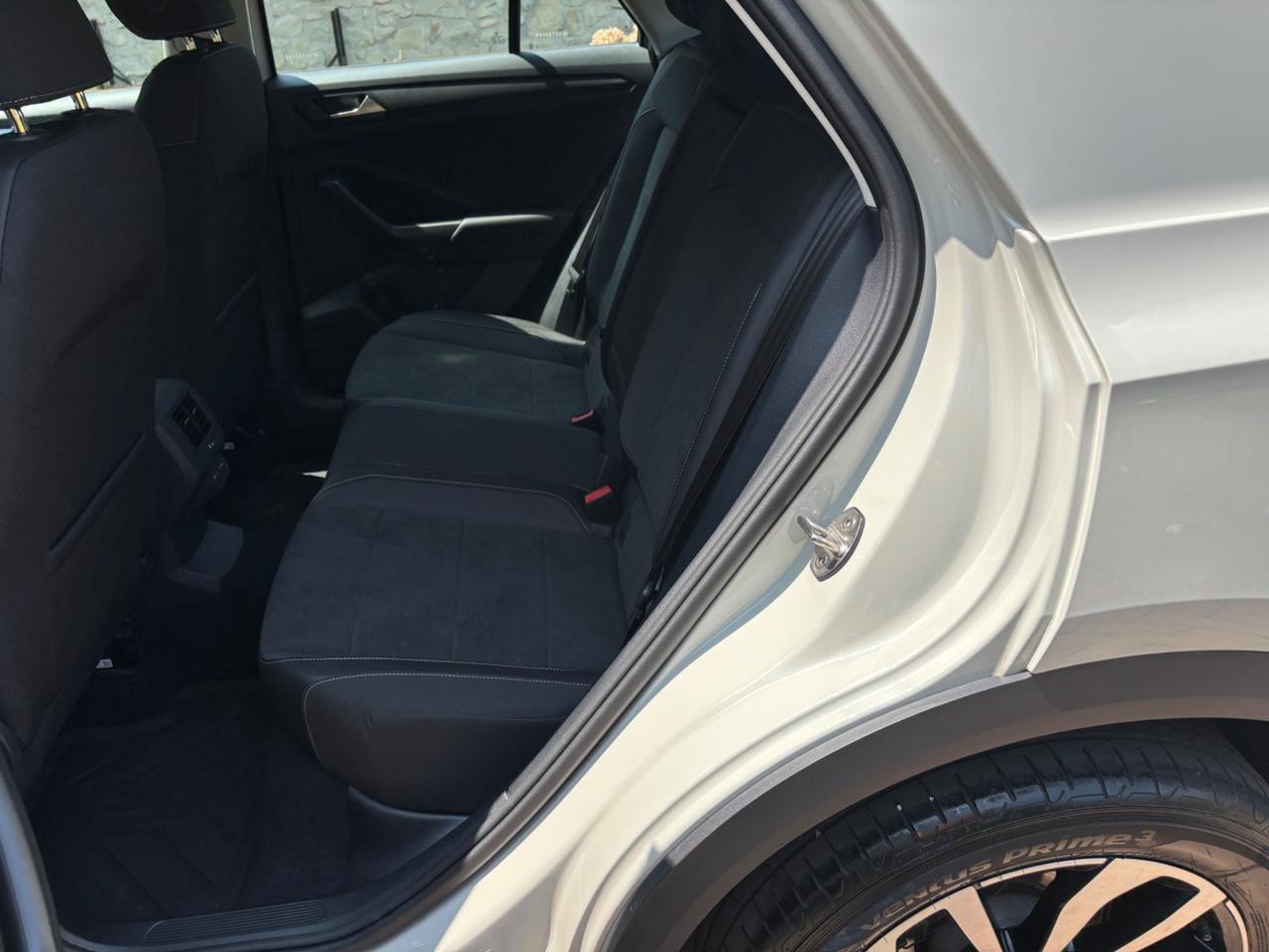 Volkswagen T-Roc 1.5 TSI 16000 Km - 03/2024