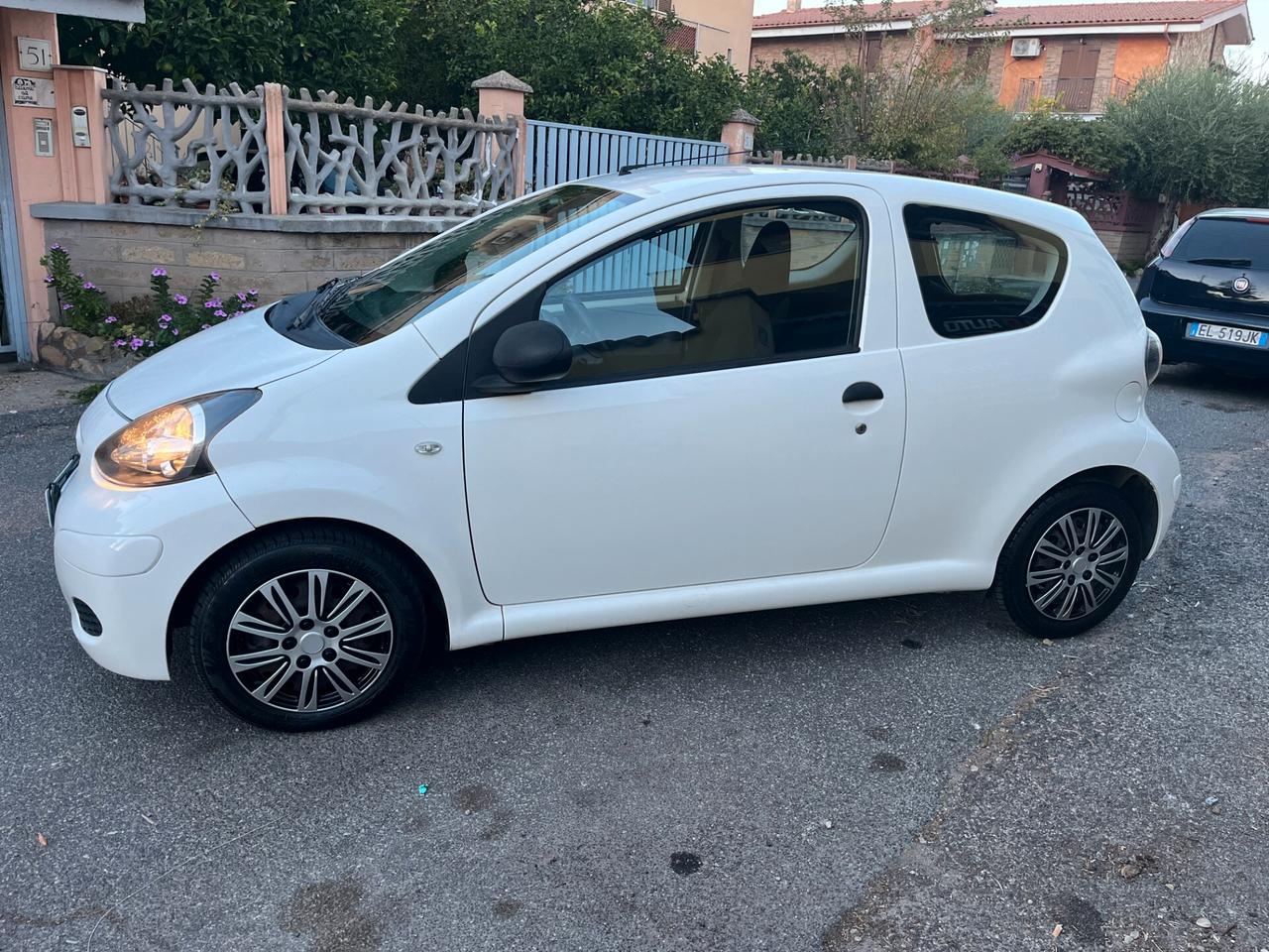Toyota Aygo 1.0 12V VVT-i 3 porte Deep Ocean Connect