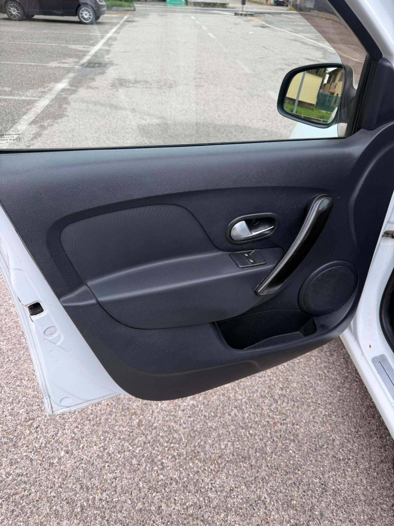 Dacia Sandero 0.9 tce Gpl - NEOPATENTATI - NAV. - 12 MESI DI GARANZIA -