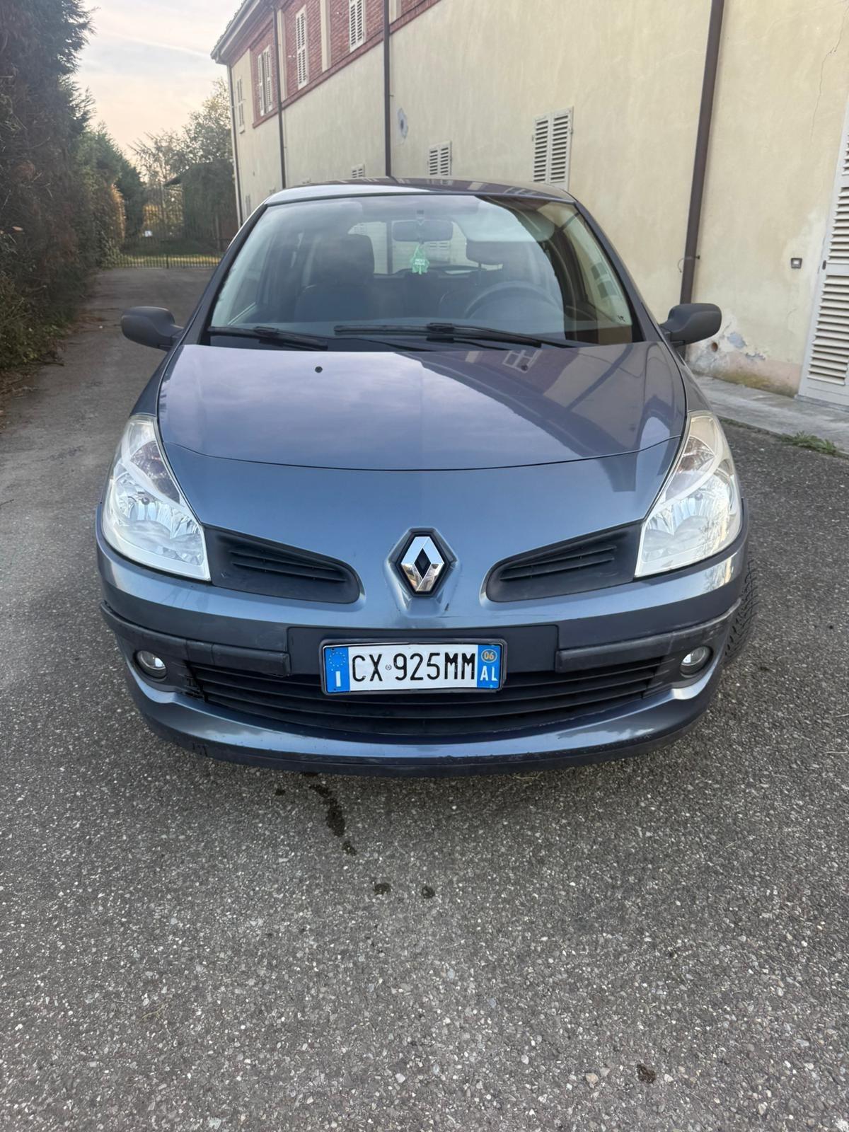 RENAULT CLIO 1.1 BENZINA NEOPATENTATI