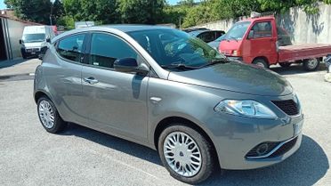 Lancia y 1.2 benzina-full-2017