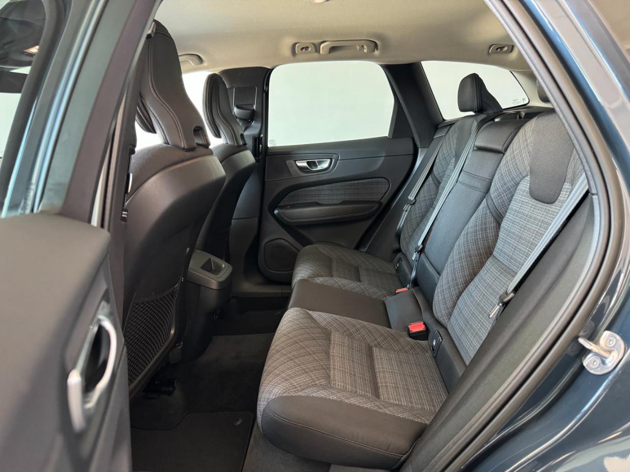 Volvo XC60 2.0 d b4 Mhev Core Bright auto Uniprop