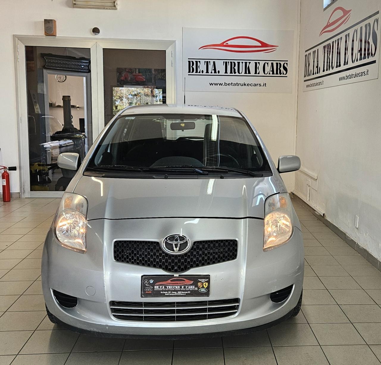 Toyota Yaris 1.0 5 porte OK NEOPATENTATI