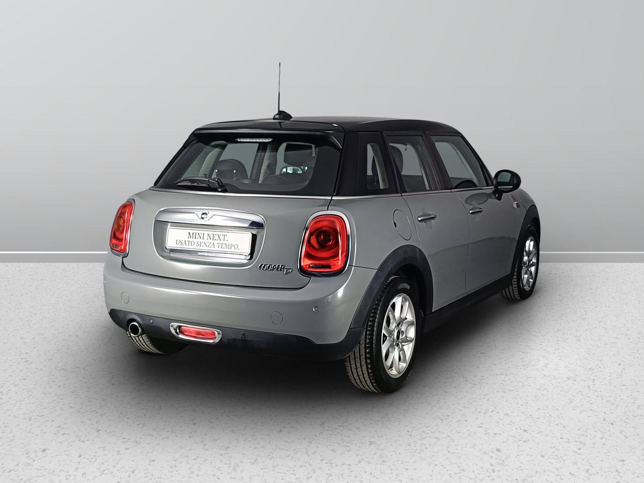 MINI Mini IV F55-F56 2014 - Mini 1.5 Cooper D Business 5p auto