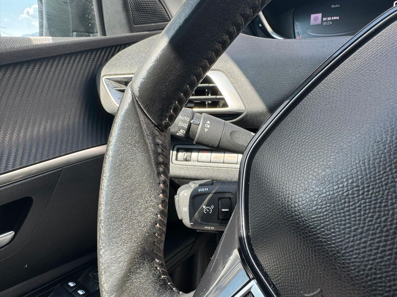 Peugeot 3008 1.5 BlueHDi 130cv Allure Navi Camera