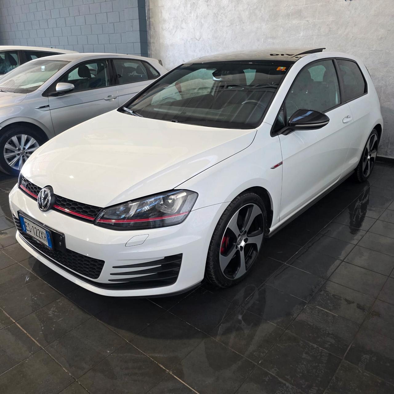 Volkswagen Golf GTI 2.0 TFSI