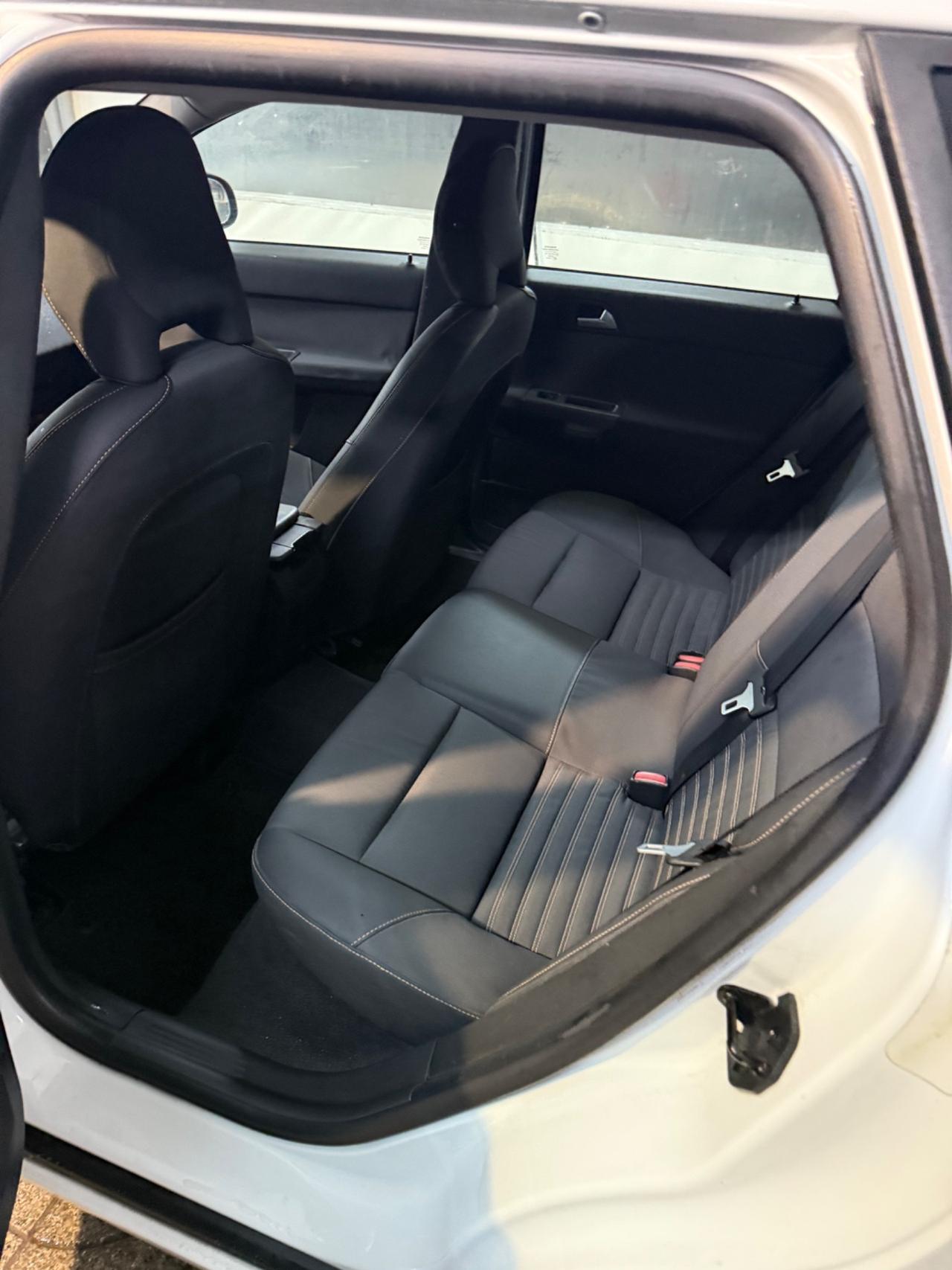 Volvo V50 D2 R-design