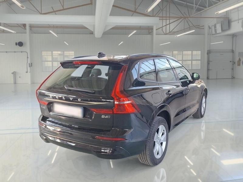 VOLVO XC60 B4 D AWD AUTOMATICO MOMENTUM SUV