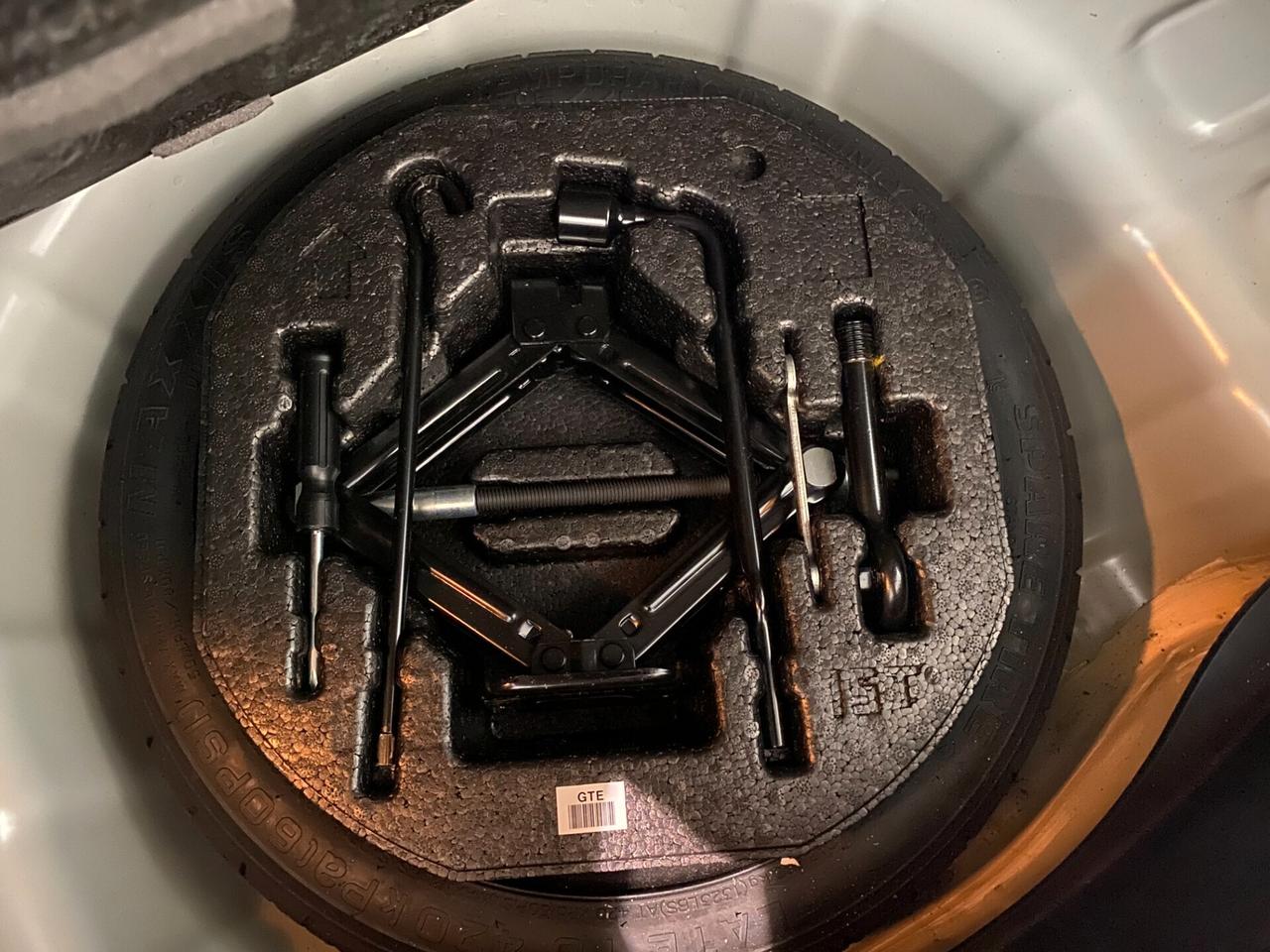 Kia Picanto 1.0 12V 5 porte Urban NEOPATENTATI