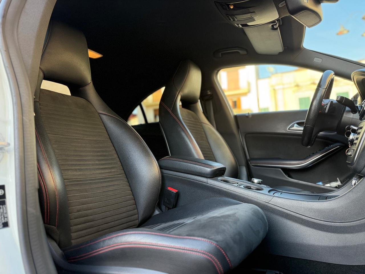 Mercedes-benz CLA 220CDI Automatic PremiumAMG 170 CV LED