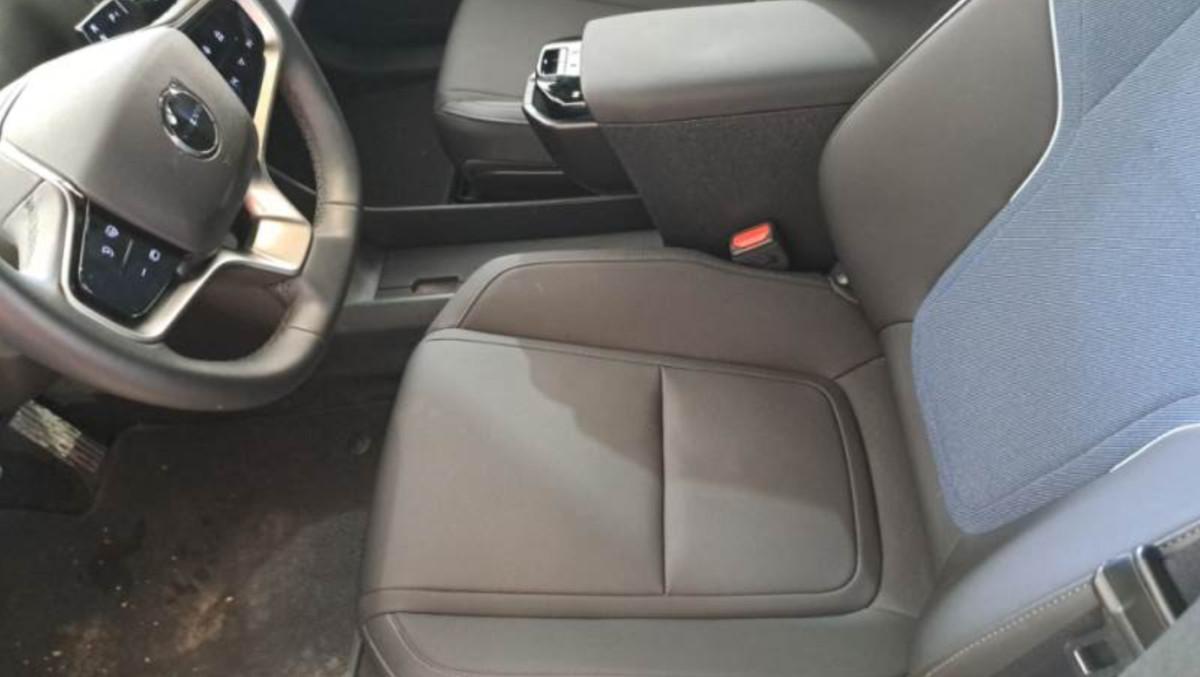 VOLVO Ex30 Single Motor Extended Range Rwd Plus