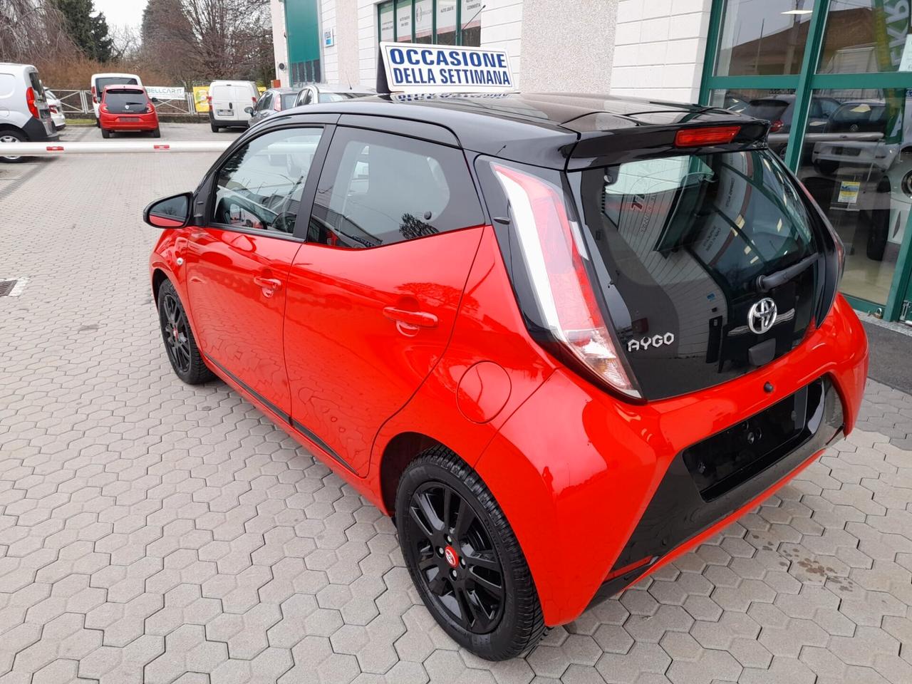 Toyota Aygo 1.0 VVT-i 69 CV 5 porte x-cite TSS