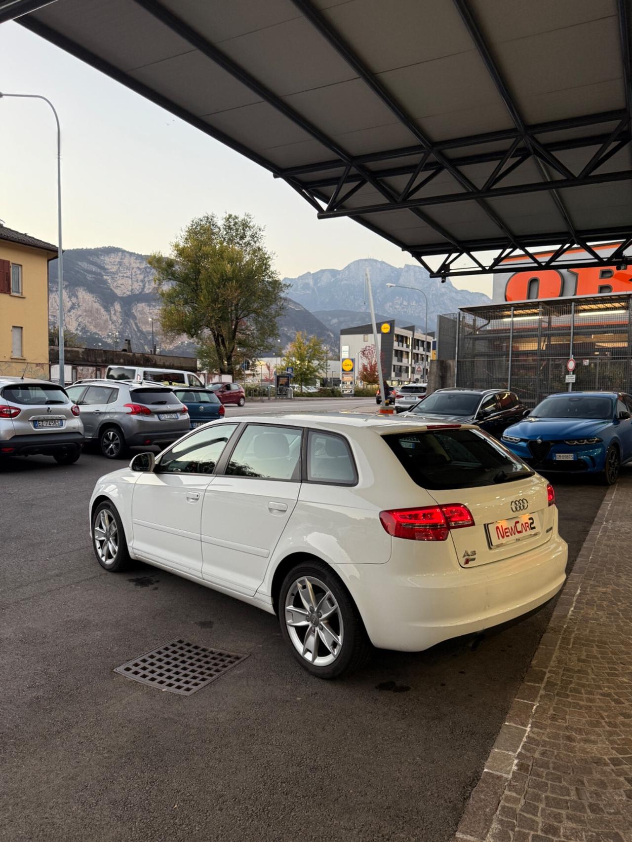 AUDI A3 SPB 1.6 TDI 105cv CR AMBIENTE