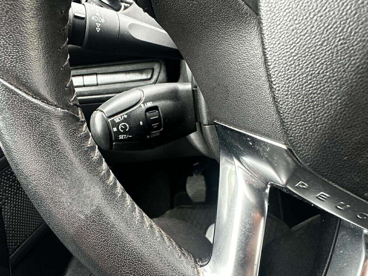 Peugeot 208 benzina 82 cv 5 porte Allure 2016