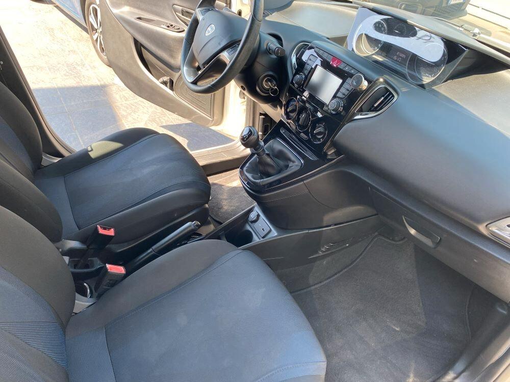 Lancia Ypsilon 1.2 69 CV 5 porte GPL Ecochic Gold