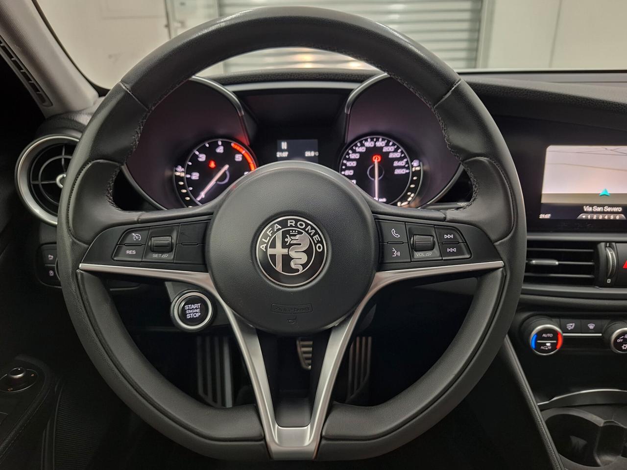 Alfa Romeo Giulia 2.2 180cv MT6 Business Sport