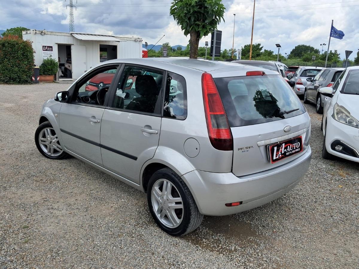 FORD - Fiesta - 1.2i 16V 5 porte Ambiente