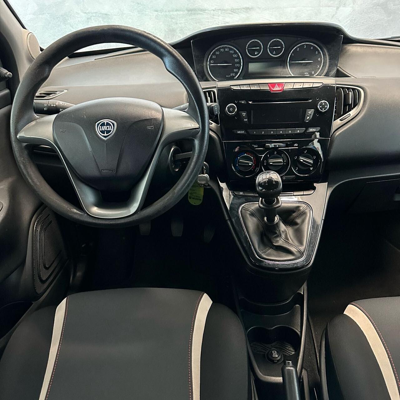 Lancia Ypsilon 1.2 69 CV 5 porte GPL Ecochic Elefantino GPL VALIDO FINO AL 2035