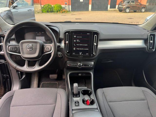 VOLVO XC40 T3 Geartronic Momentum Pro