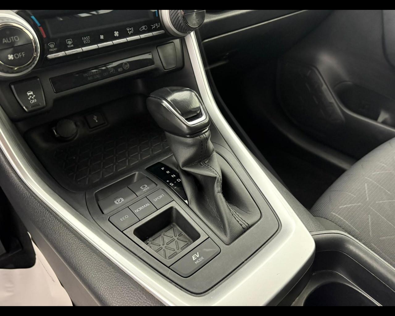 TOYOTA Rav4 2.5 vvt-ie h Dynamic 2wd 218cv e-cvt