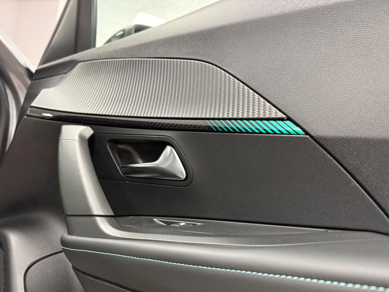 Peugeot 2008 BlueHDi 110 S&S Allure Pack