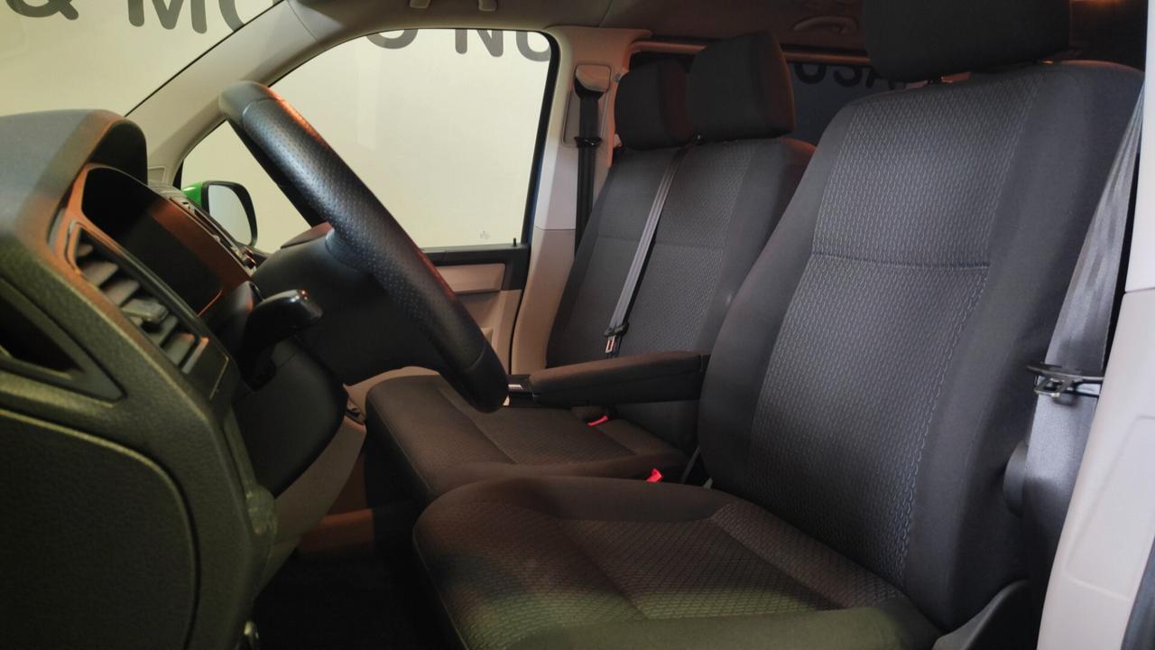 Volkswagen Caravelle 2.0TDI 150CV 9POSTI EURO6 CAMBIO MANUALE