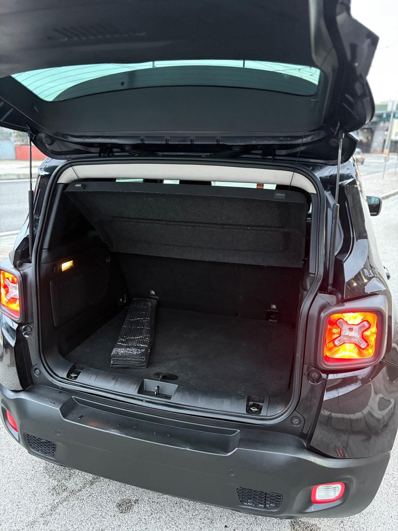 Jeep Renegade 1.6 Mjt 120 CV Total Black